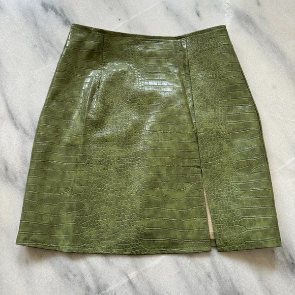 Nasty Gal Green Faux Leather Skirt Size 2 - Picture 2 of 7